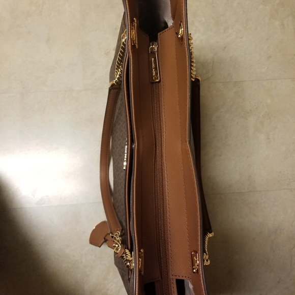 NWT MK large x chain purse and wallet set - Picture 9 of 15